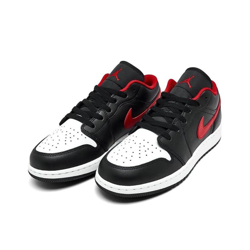 Big Kids Jordan 1 Low Black/Fire Red-White (553560 063)