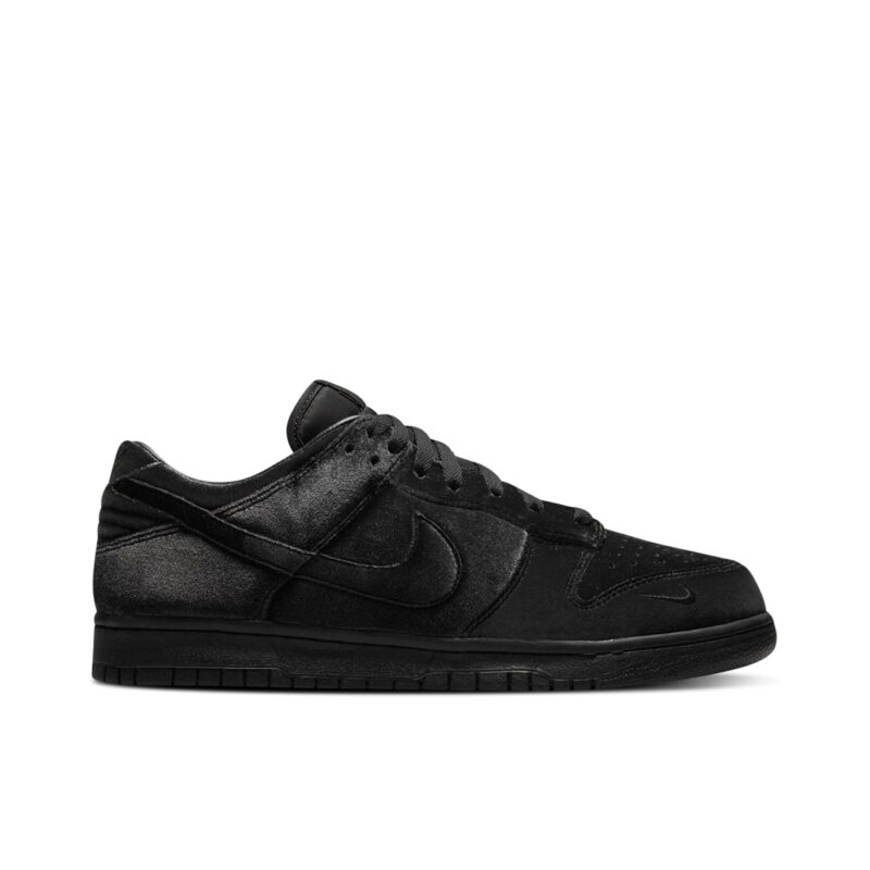 Dover Street Market x Nike Dunk Low Triple Black DH2686-002