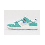 Kasina x Nike Dunk Low Road Sign CZ6501-101