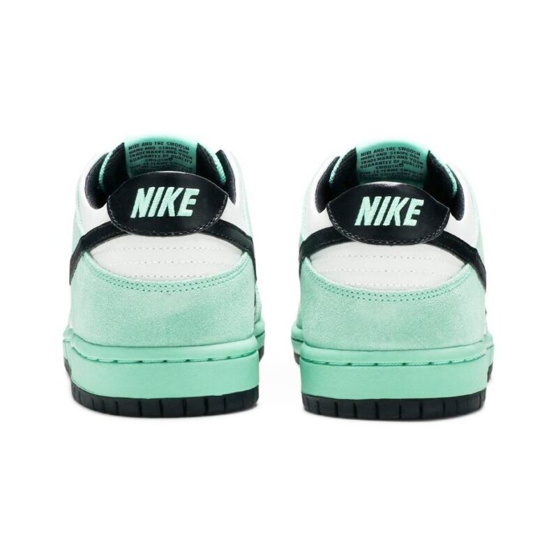 Sb Dunk Low Sea Crystal 819674-301