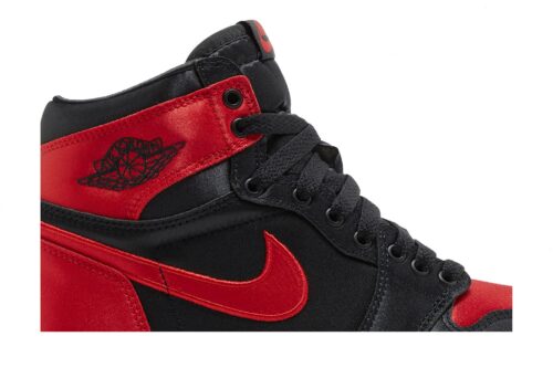 Wmns Air Jordan 1 Retro High OG 'Satin Bred' 2023